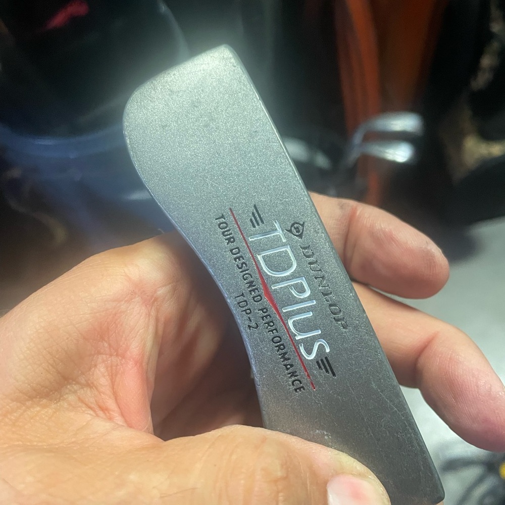 Dunlop Putter In Right Handed 
34 lenght